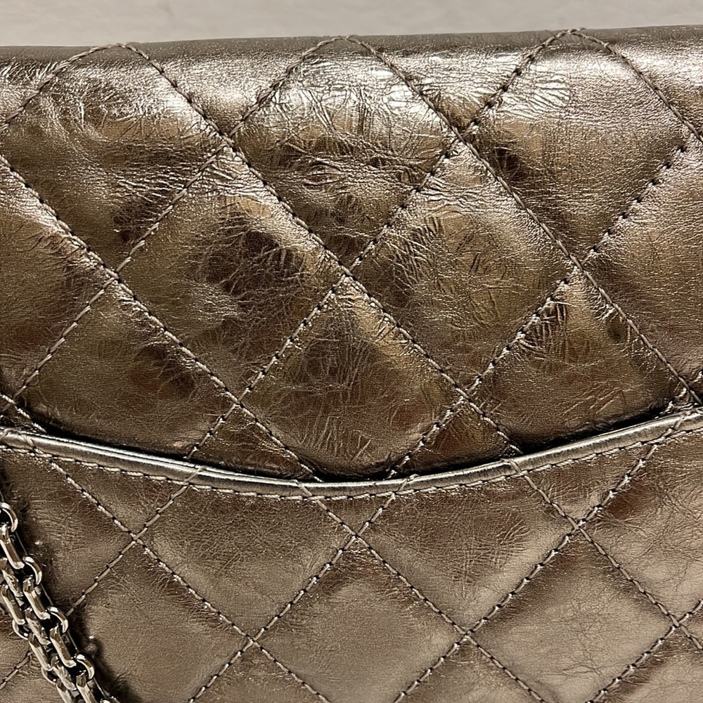 - CHANEL Metallic 2.55 Calfskin 227 Jumbo Flap - Picture 6 of 17